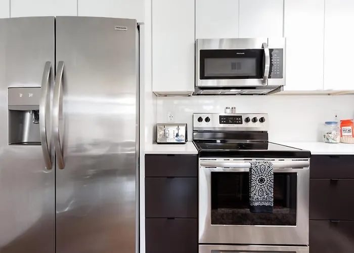 The Claremont #1 Apartment